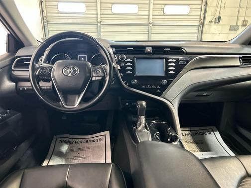 Blue Streak Metallic 2019 Toyota Camry SE