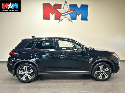 Labrador Black Pearl 2027 Mitsubishi Outlander Sport 2.0 ES