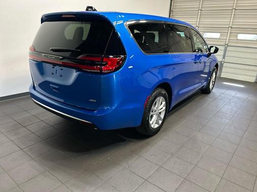 Hydro Blue Pearlcoat 2027 Chrysler Pacifica L