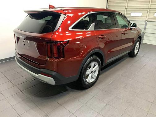 2025 Kia Sorento LX