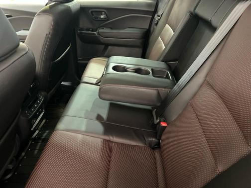Platinum White Pearl 2026 Honda Ridgeline Black