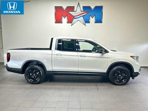 Platinum White Pearl 2026 Honda Ridgeline Black