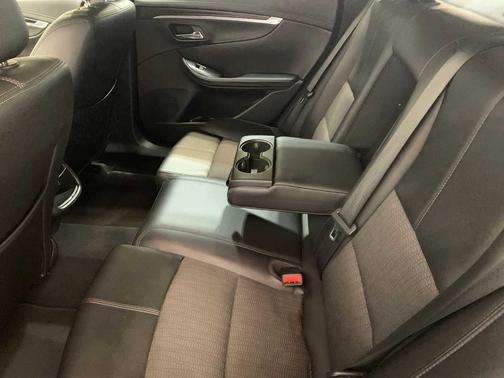 Silver Ice Metallic 2017 Chevrolet Impala 1LT
