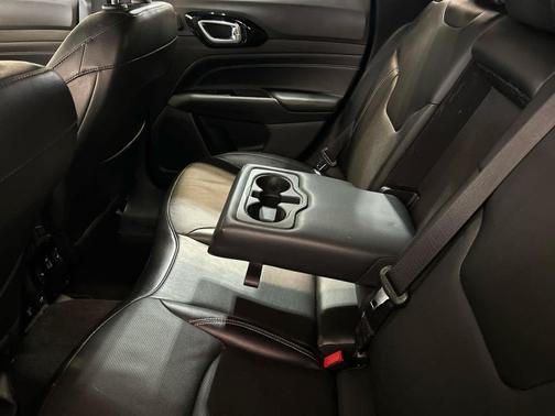 Diamond Black Crystal Pearlcoat 2022 Jeep Compass High Altitude