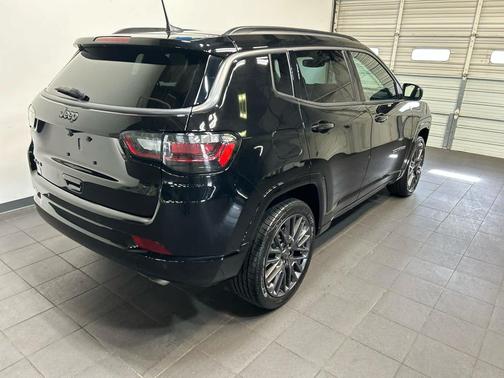 Diamond Black Crystal Pearlcoat 2022 Jeep Compass High Altitude