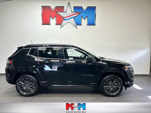 Diamond Black Crystal Pearlcoat 2022 Jeep Compass High Altitude