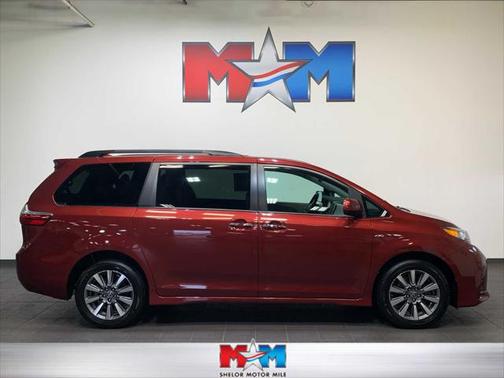 2020 Toyota Sienna LE