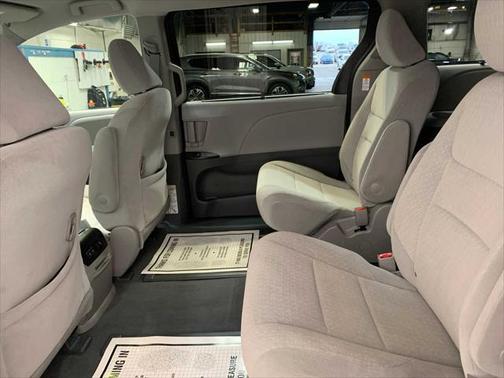 2020 Toyota Sienna LE