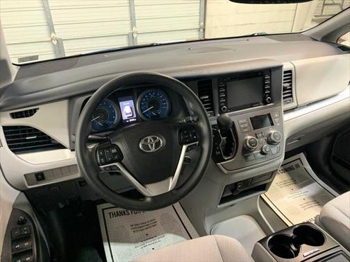 2020 Toyota Sienna LE