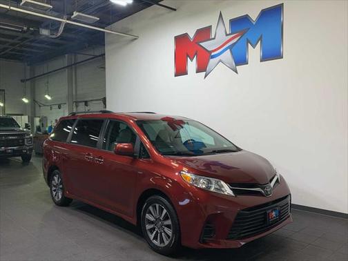 2020 Toyota Sienna LE