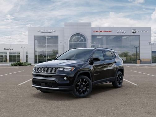 Diamond Black Crystal Pearlcoat 2026 Jeep Compass Latitude