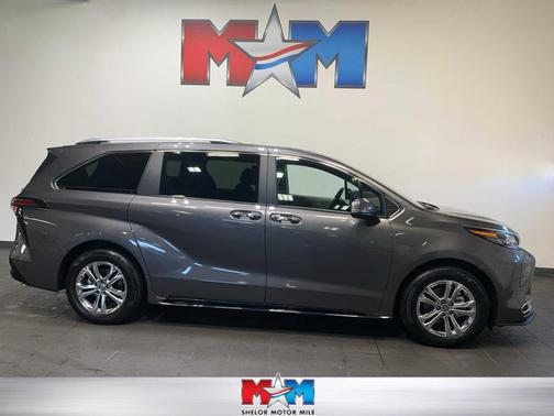 2024 Toyota Sienna Platinum