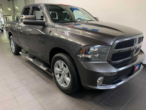 Granite Crystal Metallic Clearcoat 2018 RAM 1500 Express