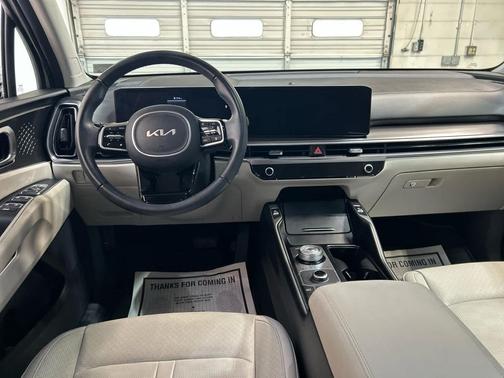 Snow White Pearl 2025 Kia Sorento Hybrid EX