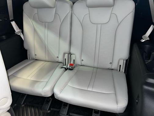 Snow White Pearl 2025 Kia Sorento Hybrid EX