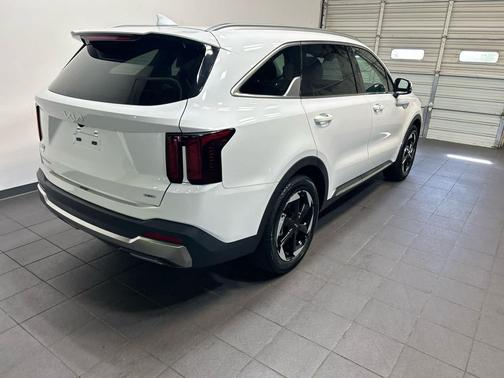 Snow White Pearl 2025 Kia Sorento Hybrid EX