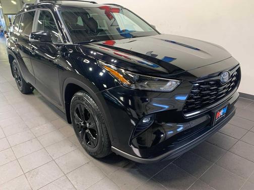 2024 Toyota Highlander Hybrid XLE