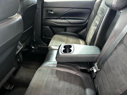 Alloy Silver Metallic 2020 Mitsubishi Outlander LE S-AWC
