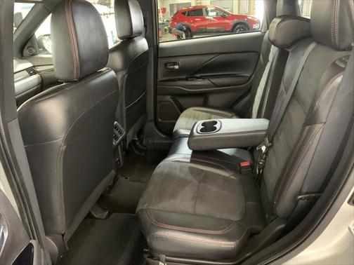 Alloy Silver Metallic 2020 Mitsubishi Outlander LE S-AWC