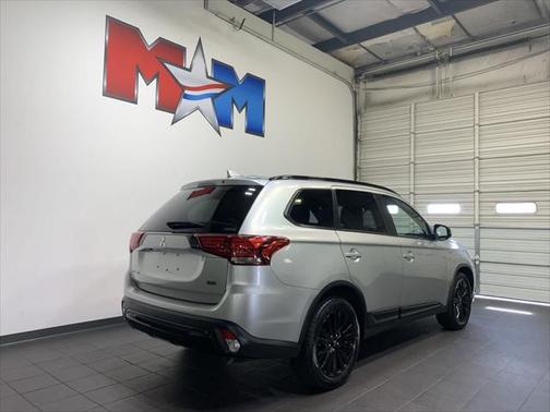 Alloy Silver Metallic 2020 Mitsubishi Outlander LE S-AWC