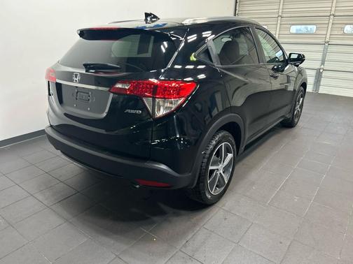 Crystal Black Pearl 2022 Honda HR-V EX