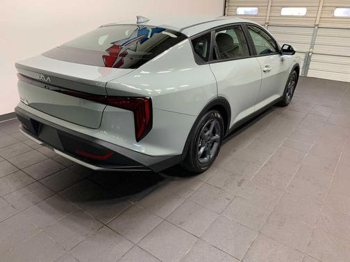 Morning Haze 2026 Kia K4 LXS