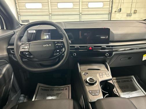 Snow White Pearl 2026 Kia Sportage X-Line