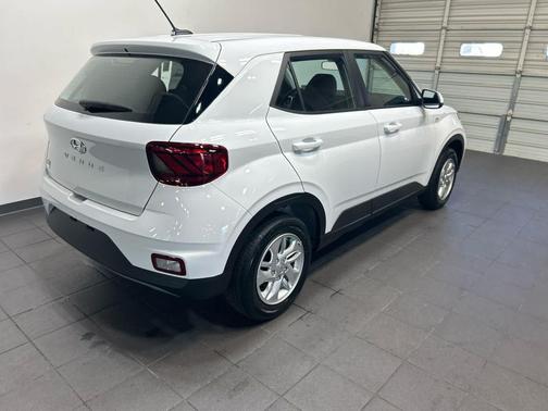 Lunar White 2026 Hyundai VENUE SE