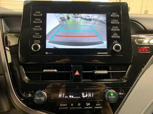 Ice Cap 2023 Toyota Camry SE