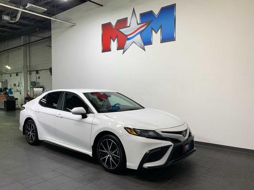 Ice Cap 2023 Toyota Camry SE