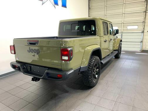 2025 Jeep Gladiator High Tide