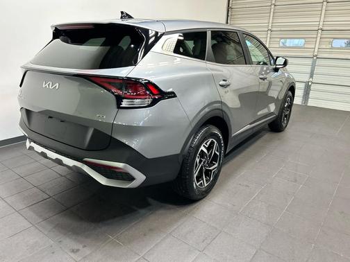 Steel Gray 2024 Kia Sportage LX