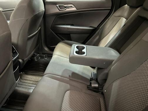Steel Gray 2024 Kia Sportage LX