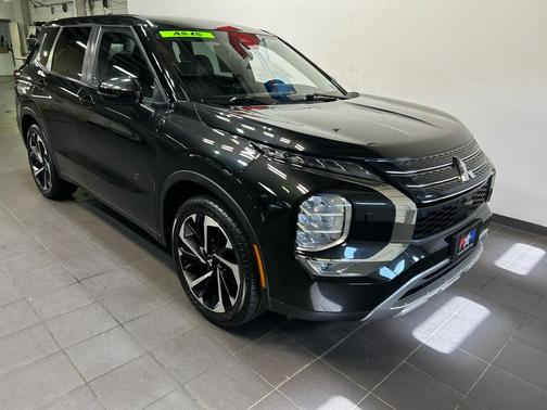 Black Diamond 2022 Mitsubishi Outlander SE 2.5 S-AWC