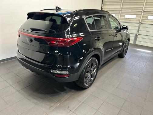 Black Cherry 2022 Kia Sportage S