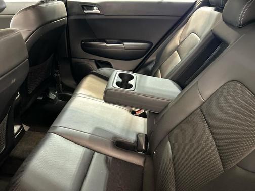 Black Cherry 2022 Kia Sportage S