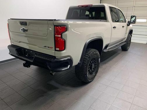 2026 Chevrolet Silverado 2500 Crew Cab, Standard Bed, XR2, 4WD