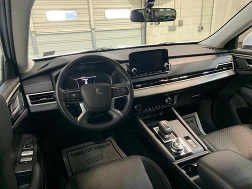 2024 Mitsubishi Outlander ES 2.5 S-AWC