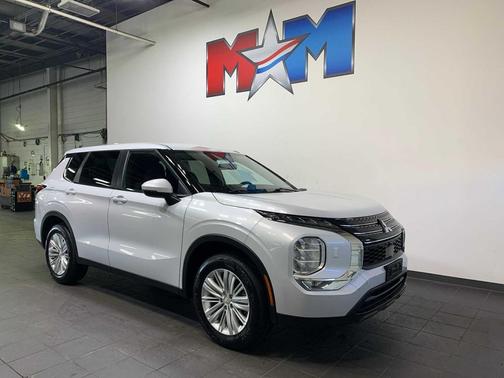 2024 Mitsubishi Outlander ES 2.5 S-AWC