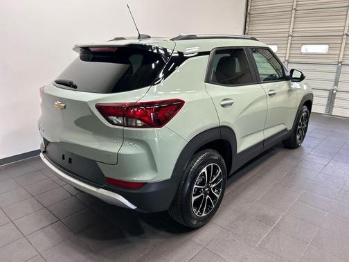 Cacti Green 2025 Chevrolet Trailblazer LT