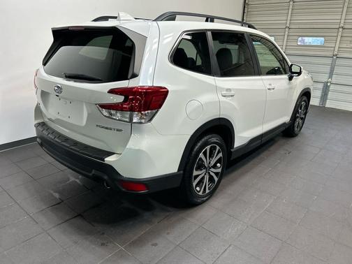 Crystal White Pearl 2019 Subaru Forester Limited