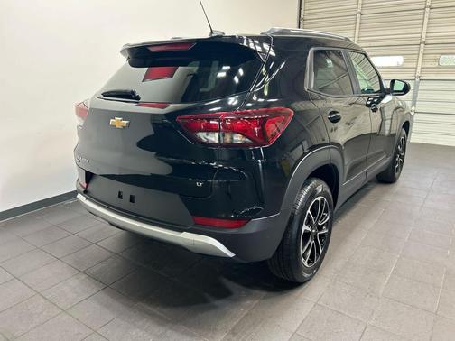 Mosaic Black Metallic 2025 Chevrolet Trailblazer LT