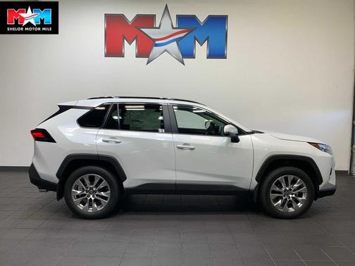 2025 Toyota RAV4 XLE Premium