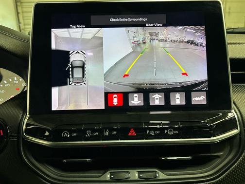 Diamond Black Crystal Pearlcoat 2024 Jeep Compass Latitude