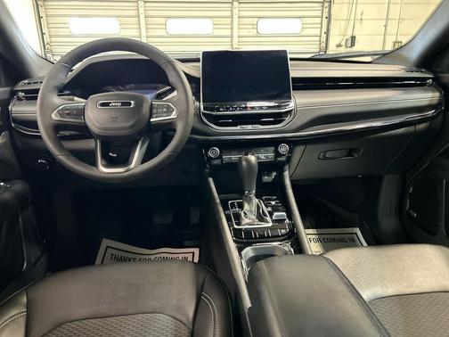 Diamond Black Crystal Pearlcoat 2024 Jeep Compass Latitude