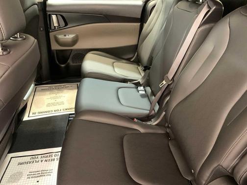 2026 Kia Carnival LXS