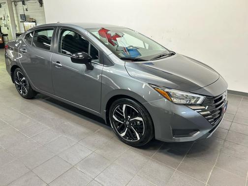 Gun Metallic 2025 Nissan Versa 1.6 S