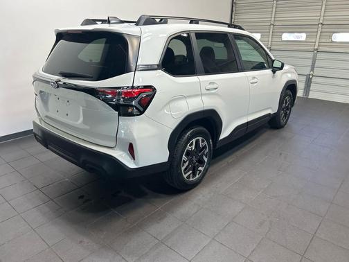 CRYSTAL PEARL WHIT 2026 Subaru Forester Premium