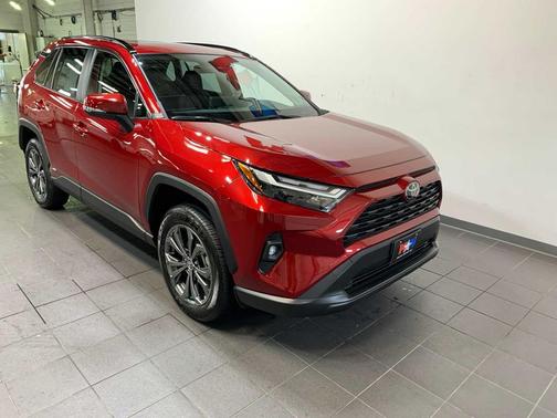 2025 Toyota RAV4 Hybrid XLE Premium