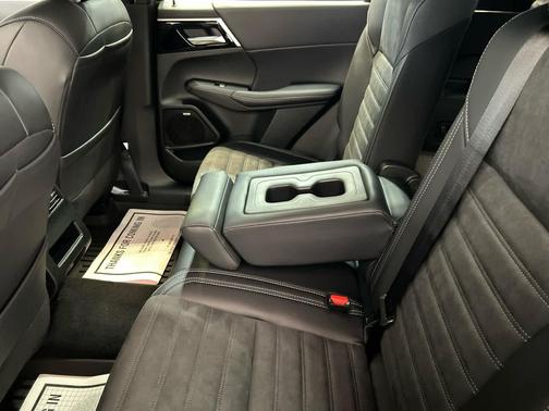 Graphite Gray 2026 Mitsubishi Outlander LE 2.5 S-AWC
